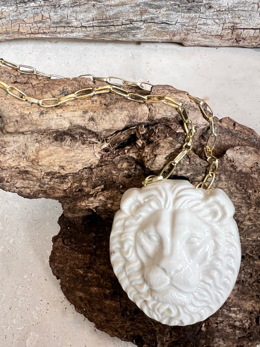 COLLAR PORCELAIN LION